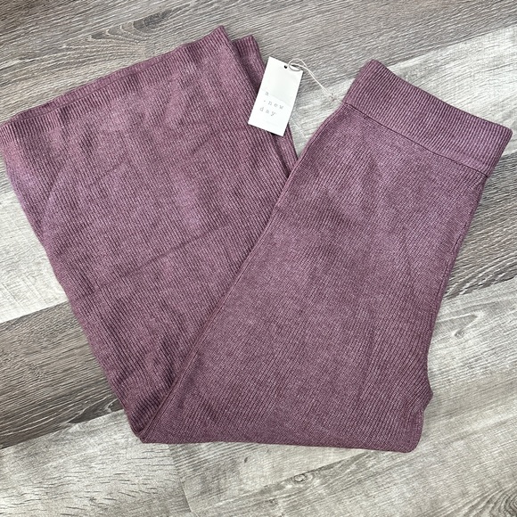 NWT Women’s High Rise Ribbed Knit Sweater Wide Leg Pants Purple Small - Picture 3 of 6